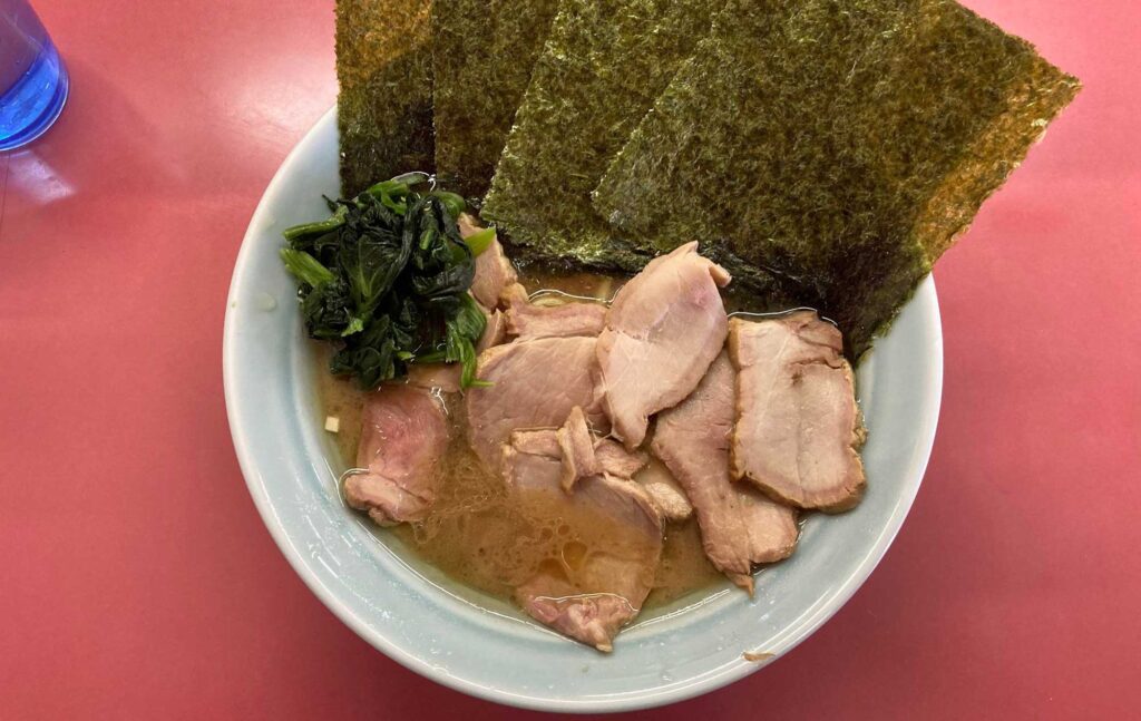 沼津　ラーメン「沼津家」(Numazuya)　チャーシュー麺　のりトッピング